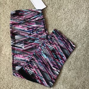 NWT Patterned Fabletics Zoey Capri - M